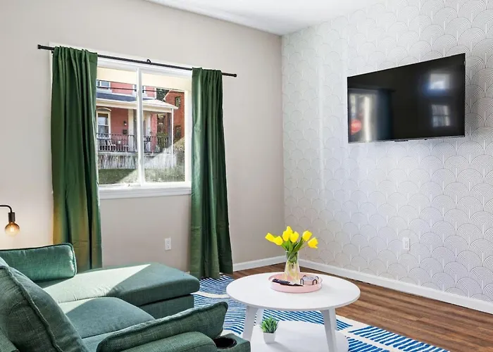 Spacious 4 Bedroom Mt Washington Home Skyline Views * Pittsburgh